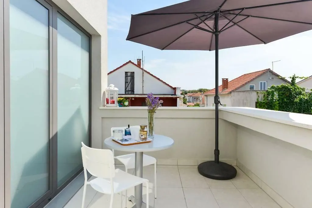 Ivy Apartments Zadar 0*,